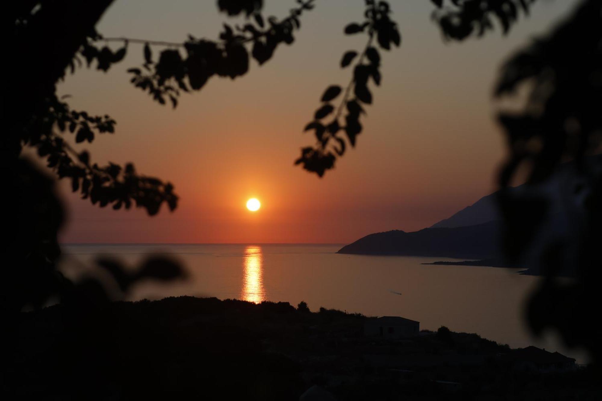 Sunset Serenity Himarë Exterior foto